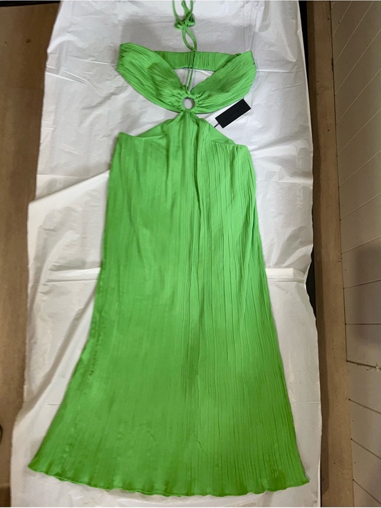 Gianni Bini Dresses & Skirts - Gianni Bini NWT Midi dress Halter Neck Sheath size 10 green